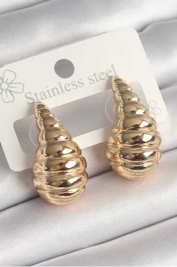 Pirinç Gold Renk İşlemeli Damla Model Kadın Küpe Pirinç Gold Renk İşlemeli Damla Model Kadın Küpe