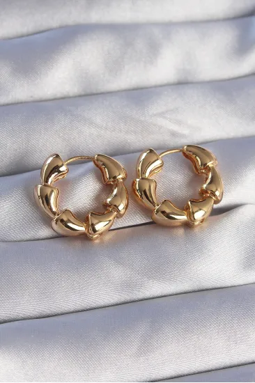 Pirinç Gold Renk Damla Kıvrım Tasarımlı Halka Küpe Pirinç Gold Renk Damla Kıvrım Tasarımlı Halka Küpe