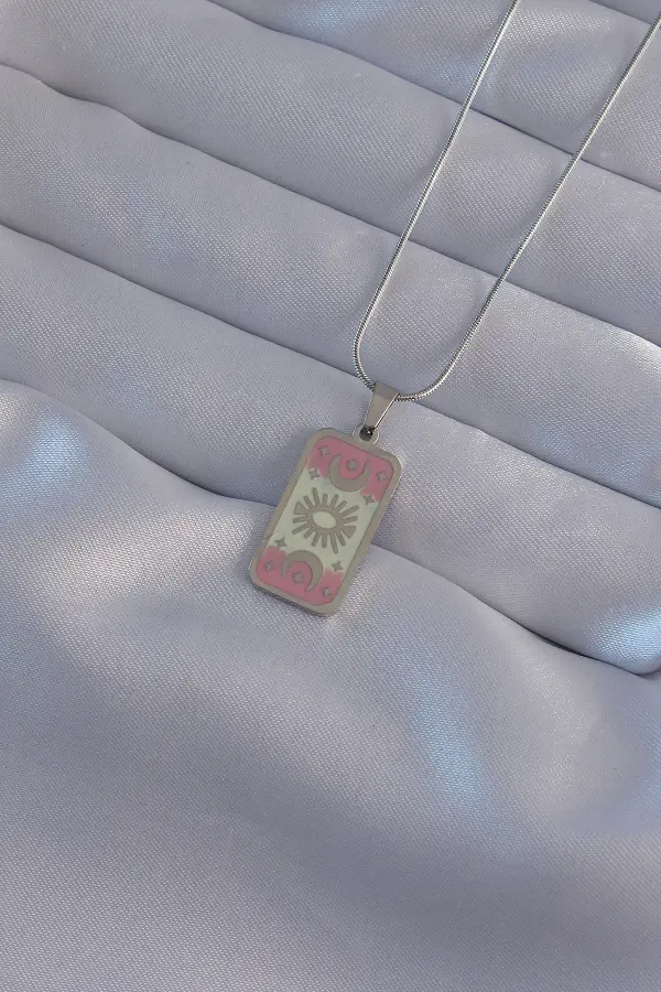 316L Çelik Gümüş Renk Pembe Mineli Ay Figür Tarot Kolye 316L Çelik Gümüş Renk Pembe Mineli Ay Figür Tarot Kolye