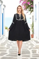 Siyah Püskül Detaylı Diz Boyu Elbise Siyah Püskül Detaylı Diz Boyu Elbise