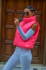 Pembe Dik Yaka Beli Lastikli Cepli Kısa Şişme Yelek Pembe Dik Yaka Beli Lastikli Cepli Kısa Şişme Yelek