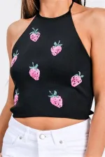 Siyah Çilek Kabartma Baskı Boyundan Bağlamalı Crop Örme Bluz Siyah Çilek Kabartma Baskı Boyundan Bağlamalı Crop Örme Bluz