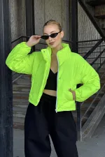 Neon Yeşil Dik Yaka Çıtçıtlı Fermuarlı Kısa Şişme Mont Neon Yeşil Dik Yaka Çıtçıtlı Fermuarlı Kısa Şişme Mont