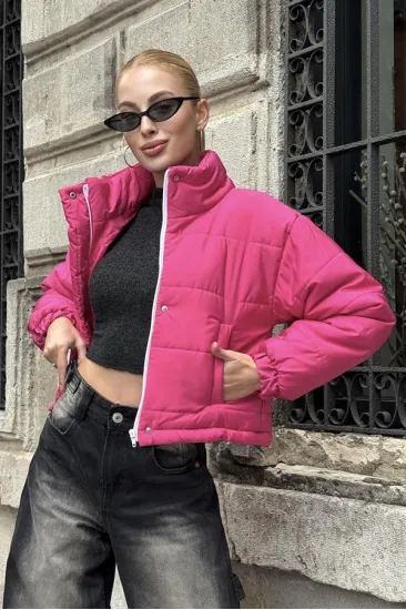 Pembe Dik Yaka Çıtçıtlı Fermuarlı Kısa Şişme Mont Pembe Dik Yaka Çıtçıtlı Fermuarlı Kısa Şişme Mont