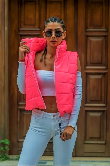 Pembe Dik Yaka Beli Lastikli Cepli Kısa Şişme Yelek Pembe Dik Yaka Beli Lastikli Cepli Kısa Şişme Yelek