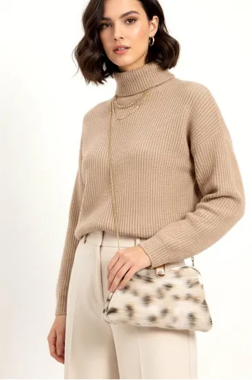 Bej Suni Kürk Zincirli El Ve Omuz Clutch Portföy Çanta Bej Suni Kürk Zincirli El Ve Omuz Clutch Portföy Çanta