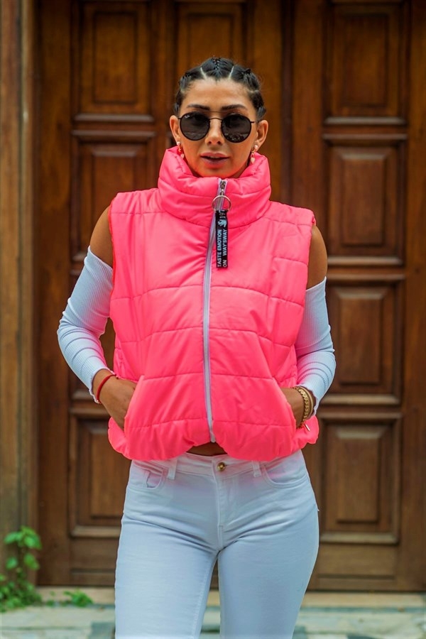 Pembe Dik Yaka Beli Lastikli Cepli Kısa Şişme Yelek Pembe Dik Yaka Beli Lastikli Cepli Kısa Şişme Yelek