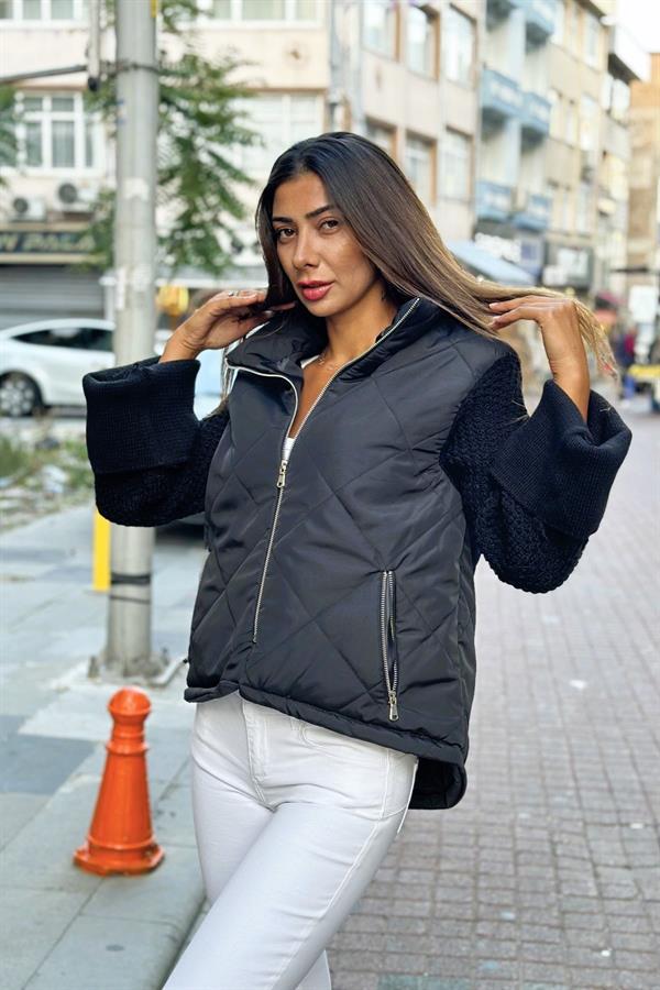 Siyah Dik Yaka Kolları Triko Cepleri Fermuarlı Şişme Mont Siyah Dik Yaka Kolları Triko Cepleri Fermuarlı Şişme Mont