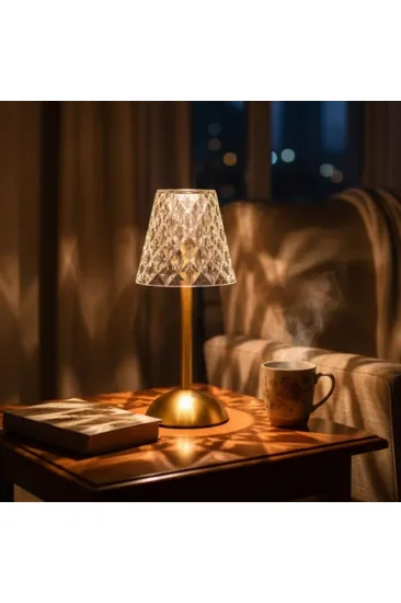 Uzun Klasik Şeffaf Baklava Model LED Masa Lambası – Dokunmatik, 3 Renk Işık Modlu, Şarjlı Dekoratif Gece Lambası (5637) Uzun Klasik Şeffaf Baklava Model LED Masa Lambası – Dokunmatik, 3 Renk Işık Modlu, Şarjlı Dekoratif Gece Lambası (5637)