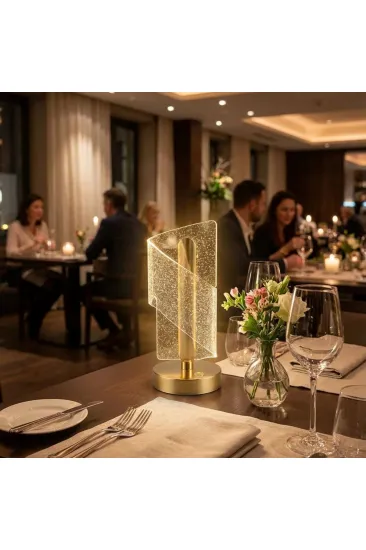 Çapraz Kavisli Kristal Simli LED Masa Lambası – Gold Gövdeli, Dokunmatik, 3 Kademe Işık Ayarlı Şarjlı Dekoratif Lamba (5637) Çapraz Kavisli Kristal Simli LED Masa Lambası – Gold Gövdeli, Dokunmatik, 3 Kademe Işık Ayarlı Şarjlı Dekoratif Lamba (5637)