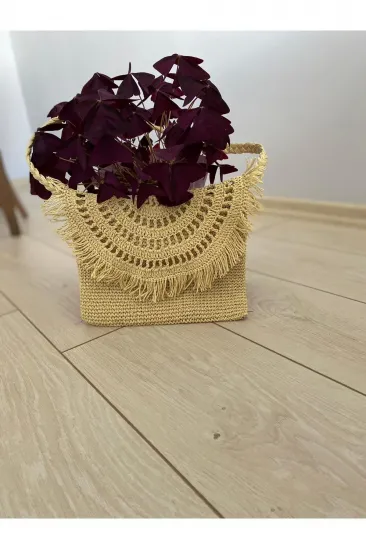 Kagıt ip ile örülmüş el yapımı omuz çantası Kagıt ip ile örülmüş el yapımı omuz çantası