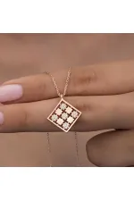 Gümüş Rose Dörtgen Zirkon Taşlı Kadın Kolye Gümüş Rose Dörtgen Zirkon Taşlı Kadın Kolye