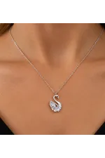 Gümüş Baget Taşlı Kuğu Kadın Kolye Gümüş Baget Taşlı Kuğu Kadın Kolye