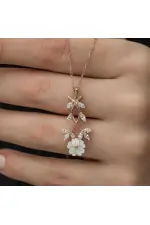 Gümüş Rose Beyaz Bahar Çiçeği Kolye Gümüş Rose Beyaz Bahar Çiçeği Kolye