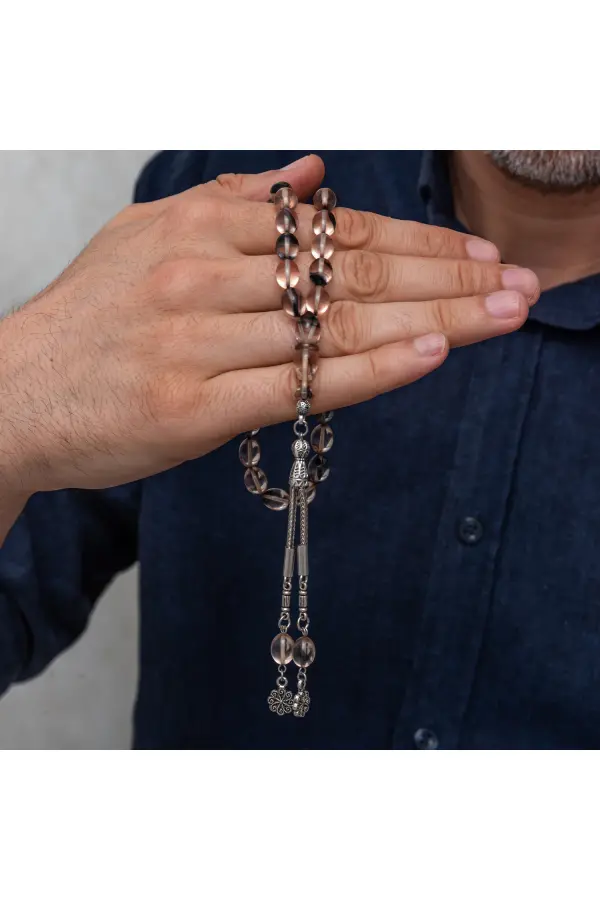 Metal Püsküllü Füme Şeffaf Sıkma Kehribar Tesbih Metal Püsküllü Füme Şeffaf Sıkma Kehribar Tesbih