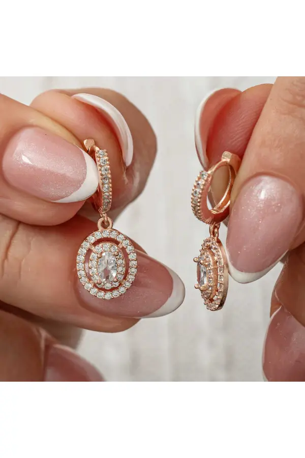 Gümüş Rose Oval Taşlı Sallantılı Küpe Gümüş Rose Oval Taşlı Sallantılı Küpe
