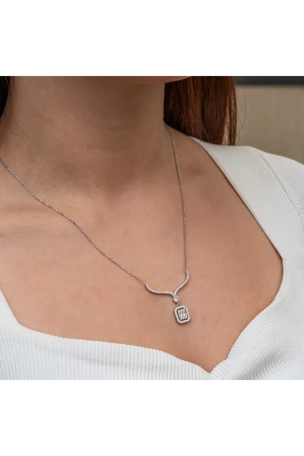 Gümüş Baget Taşlı Gerdanlık Model Kadın Kolye Gümüş Baget Taşlı Gerdanlık Model Kadın Kolye