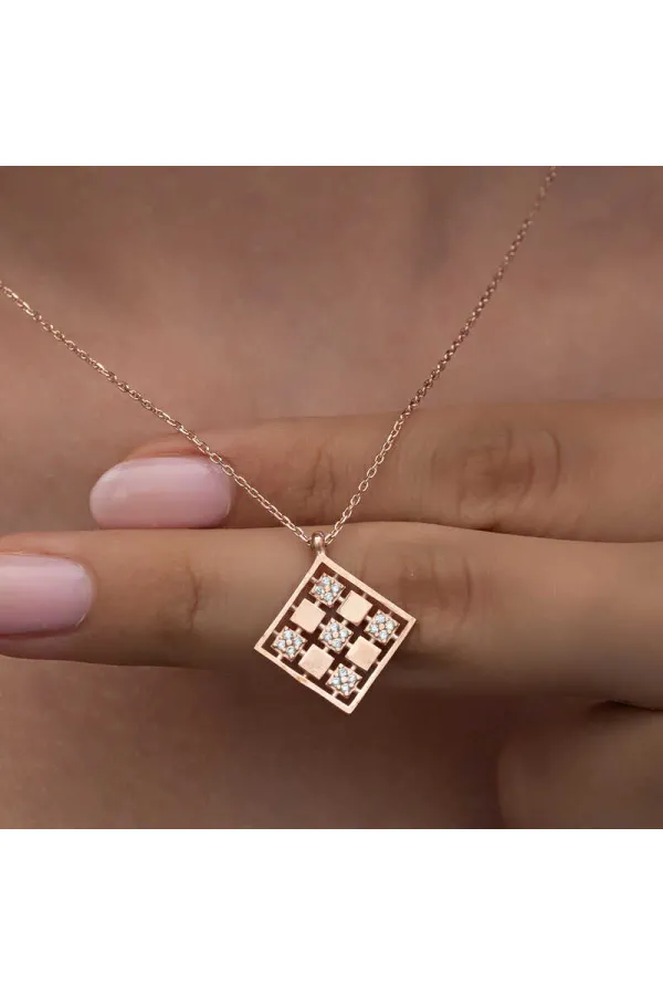 Gümüş Rose Dörtgen Zirkon Taşlı Kadın Kolye Gümüş Rose Dörtgen Zirkon Taşlı Kadın Kolye