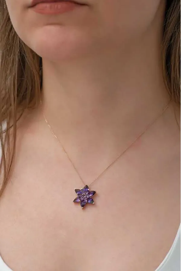 Gümüş Rose Mor Lotus Çiçeği Kolye Gümüş Rose Mor Lotus Çiçeği Kolye