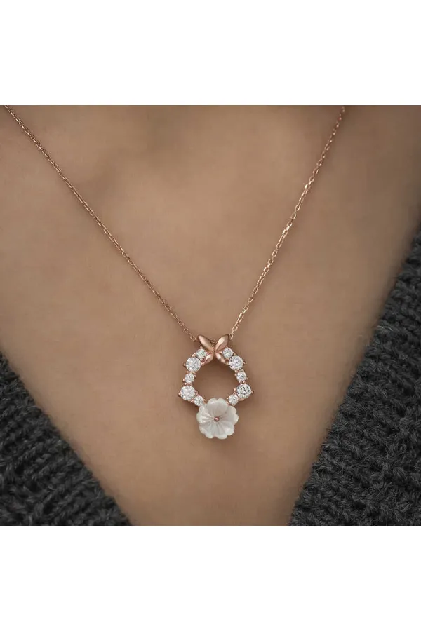 Gümüş Rose Bahar Çiçeği Kolye Gümüş Rose Bahar Çiçeği Kolye