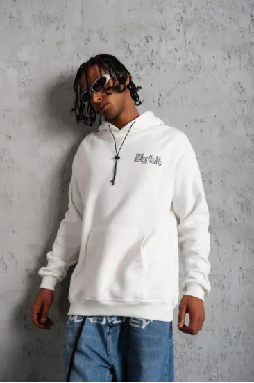 Erkek Oversize Üç İplik Kapüşonlu Sweat – Kol Ve Etek Ribana Detaylı, Ön Ve Sırt Baskılı, Kanguru Cepli Rahat Kalıp Model - Beyaz Erkek Oversize Üç İplik Kapüşonlu Sweat – Kol Ve Etek Ribana Detaylı, Ön Ve Sırt Baskılı, Kanguru Cepli Rahat Kalıp Model - Beyaz
