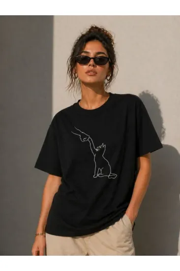 Minimal Kedi Çizim Baskılı Tişört Kısa Kol Yazlık T-Shirt - Siyah Minimal Kedi Çizim Baskılı Tişört Kısa Kol Yazlık T-Shirt - Siyah