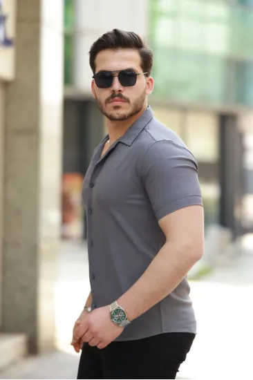 Erkek Apaj Yaka Kısa Kollu Gömlek Erkek Apaj Yaka Kısa Kollu Gömlek