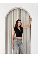 Kadın Vatkalı Kolsuz V Yaka Drapeli Crop Bluz Likralı Fit - Siyah Kadın Vatkalı Kolsuz V Yaka Drapeli Crop Bluz Likralı Fit - Siyah