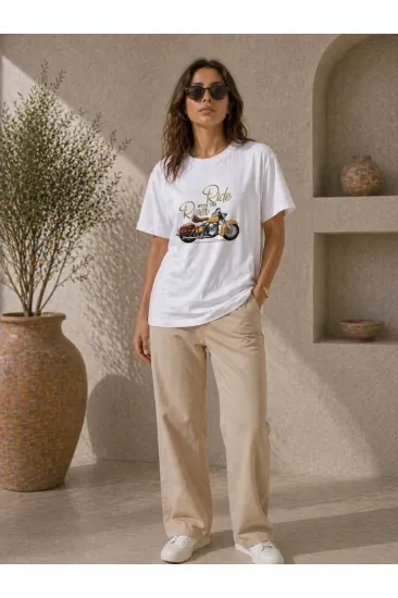 Kadın Motosiklet Baskılı Tişört Bisiklet Yaka Kısa Kol Yazlık T-Shirt - Beyaz Kadın Motosiklet Baskılı Tişört Bisiklet Yaka Kısa Kol Yazlık T-Shirt - Beyaz