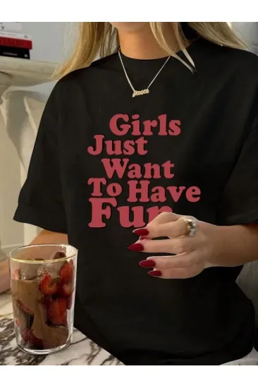 Kadın Baskılı Oversize Kısa kol T-shirt - Siyah Kadın Baskılı Oversize Kısa kol T-shirt - Siyah