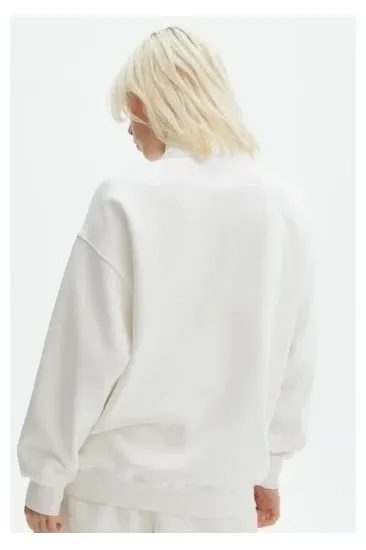 Kadın 3 İplik Pamuklu Oversize Yarım Fermuarlı Yakalı Basic Sweatshirt - Beyaz Kadın 3 İplik Pamuklu Oversize Yarım Fermuarlı Yakalı Basic Sweatshirt - Beyaz