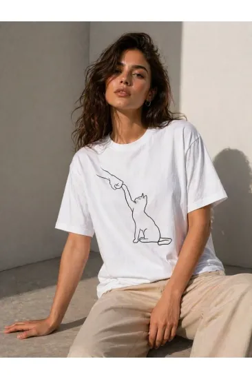 Kadın Minimal Kedi Çizim Baskılı Tişört Kısa Kol Yazlık T-Shirt - Beyaz Kadın Minimal Kedi Çizim Baskılı Tişört Kısa Kol Yazlık T-Shirt - Beyaz