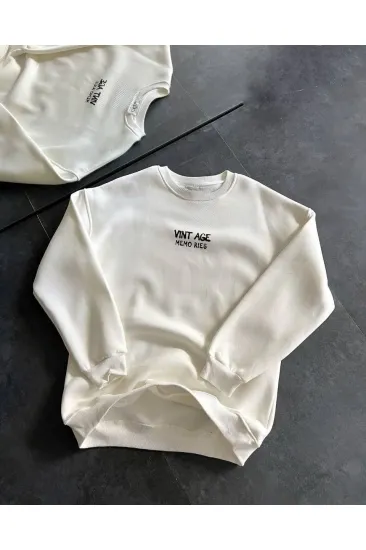 Kadın Bisiklet Yaka 3 İplik Baskılı Oversize SweatShirt - Beyaz Kadın Bisiklet Yaka 3 İplik Baskılı Oversize SweatShirt - Beyaz