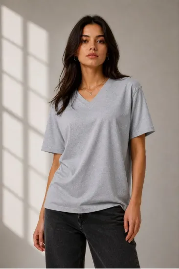 Kadın V Yaka Basic Tişört Kısa Kol Yazlık Regular Fit T-Shirt - Gri Kadın V Yaka Basic Tişört Kısa Kol Yazlık Regular Fit T-Shirt - Gri