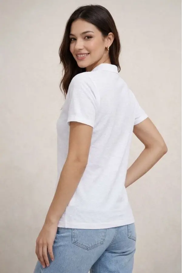 Kadın Polo Yaka Pike Kumaş Düğmeli Basic Tişört T-Shirt Günlük Rahat - Beyaz Kadın Polo Yaka Pike Kumaş Düğmeli Basic Tişört T-Shirt Günlük Rahat - Beyaz
