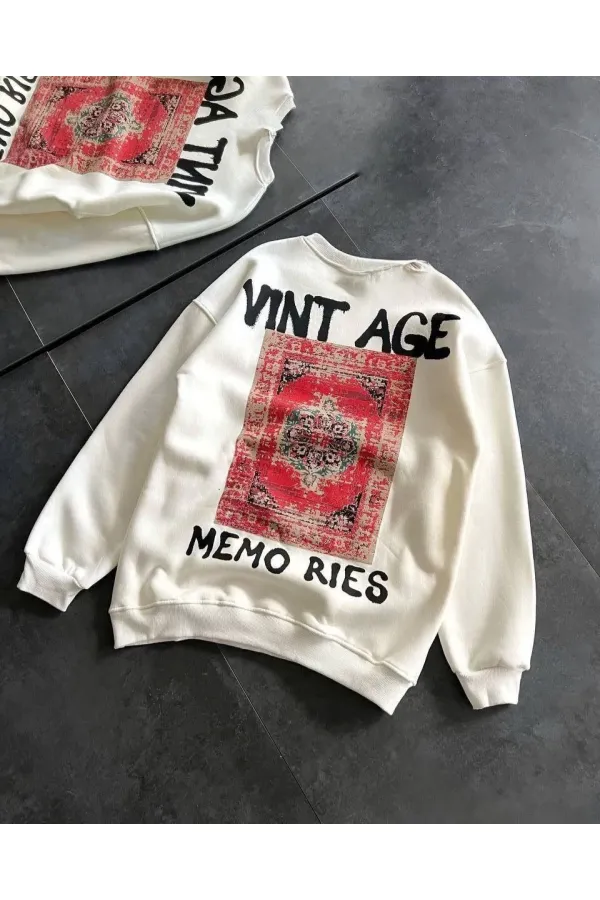 Kadın Bisiklet Yaka 3 İplik Baskılı Oversize SweatShirt - Beyaz Kadın Bisiklet Yaka 3 İplik Baskılı Oversize SweatShirt - Beyaz