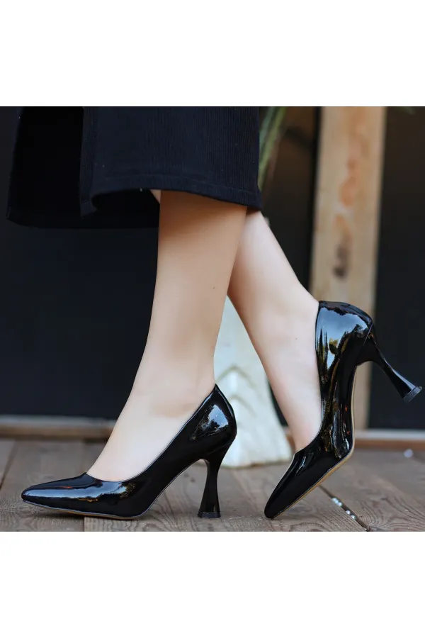 Ulba Siyah Rugan Stiletto Ayakkabı Ulba Siyah Rugan Stiletto Ayakkabı