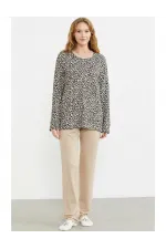 Sementa 76413 Rahat Kalıp Leopar Kombinli Pijama Takım Sementa 76413 Rahat Kalıp Leopar Kombinli Pijama Takım