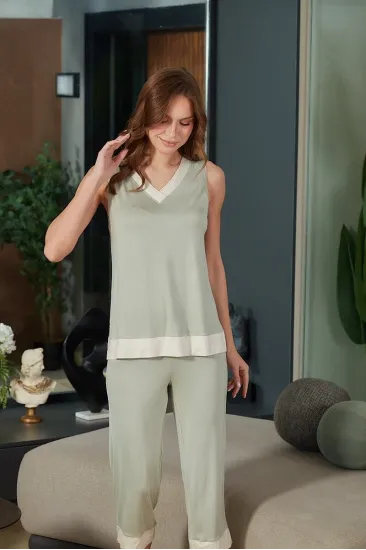 Aqua 26605 Kadın V Yaka Sıfır Kol Kapri Pijama Takım