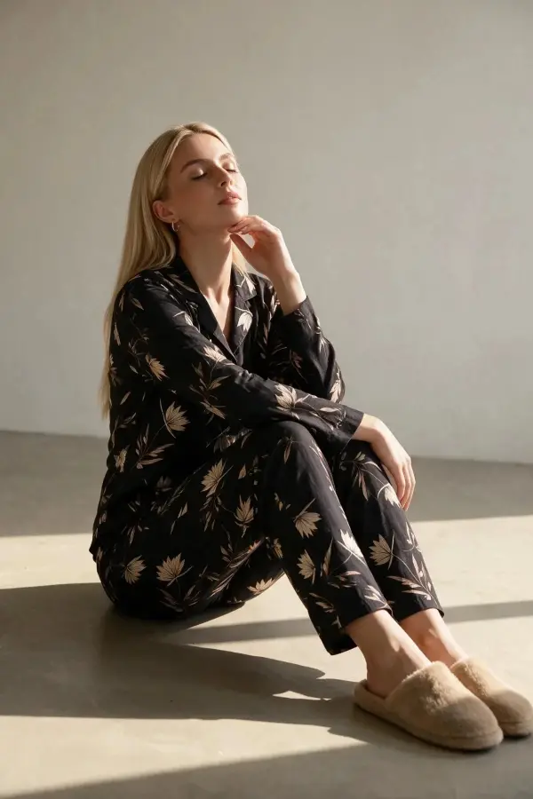 Pjs 30185 Kadın Önden Düğmeli Uzun Kol Pijama Takımı Pjs 30185 Kadın Önden Düğmeli Uzun Kol Pijama Takımı