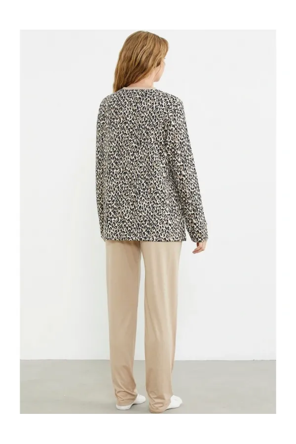 Sementa 76413 Rahat Kalıp Leopar Kombinli Pijama Takım Sementa 76413 Rahat Kalıp Leopar Kombinli Pijama Takım
