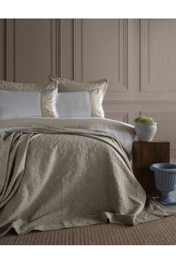 Çift Kişilik Toledo Bej Yatak Örtülü Nevresimli Set Çift Kişilik Toledo Bej Yatak Örtülü Nevresimli Set