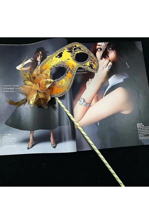 Lüks Taşlı Saplı Maskeli Balo Maskesi Altın Renk 35 Cm Lüks Taşlı Saplı Maskeli Balo Maskesi Altın Renk 35 Cm