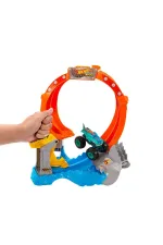 JFR08 Hot Wheels Monster Trucks Dönen Corkscrew Shark Çarpışması JFR08 Hot Wheels Monster Trucks Dönen Corkscrew Shark Çarpışması